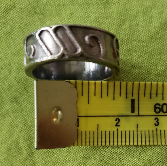 Silver Womens Ring - Modern Band - Picture 6 of 6